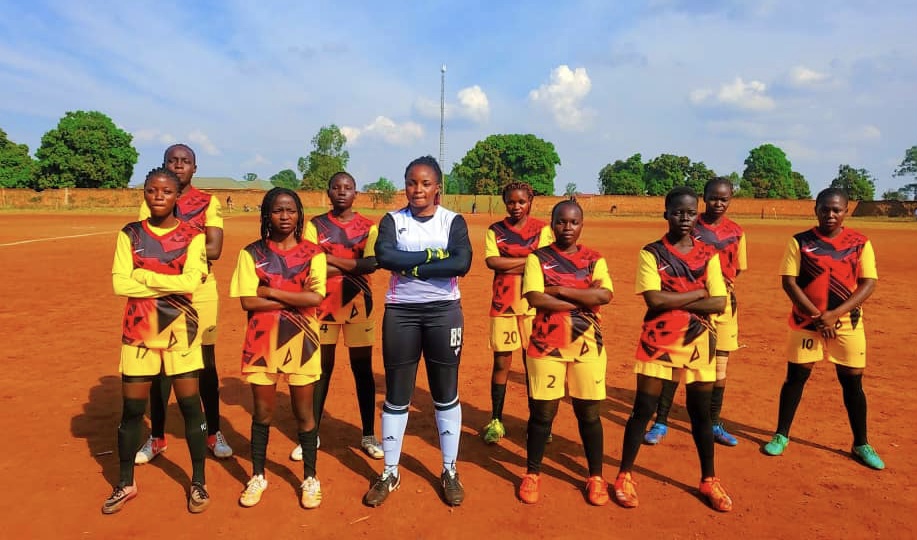 Cento Mparanyi vole au secours aux équipes de football féminin de la province de l’Ituri en séjour à Goma.